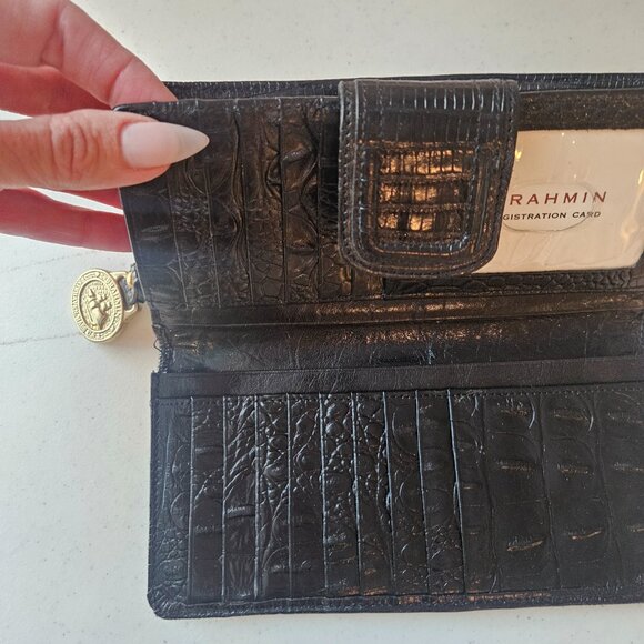 NWOT Brahmin Logo Versa Wallet Black Melbourne with Registration - Picture 6 of 6